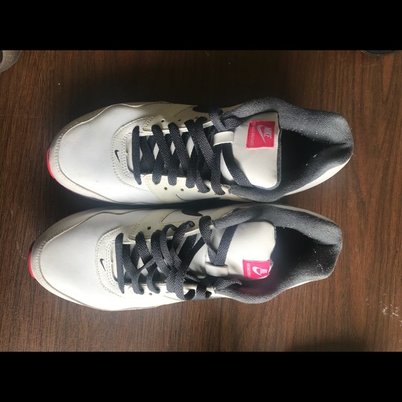 Shoes - Picture 2 of 6